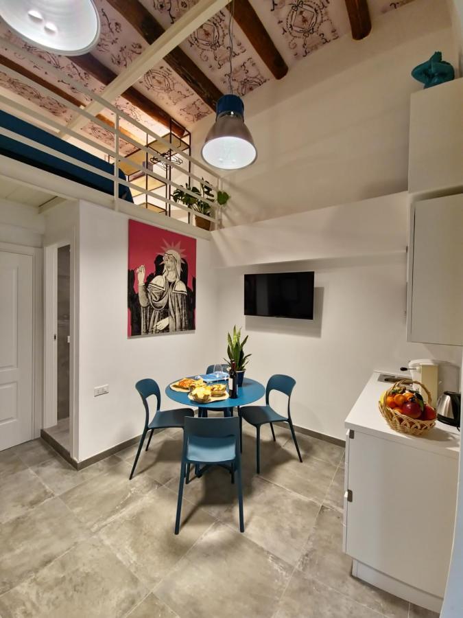 Borgo Dei Miracoli Hotel Naples Exterior photo